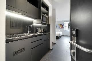 STUDIO DELUXE