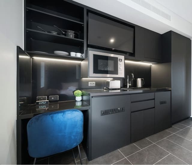 Basic Studio Suite, City View