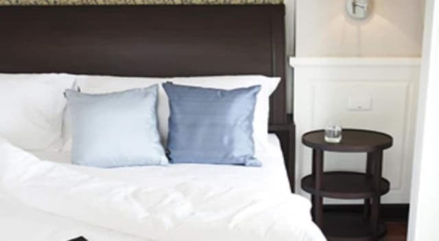 Room, River View