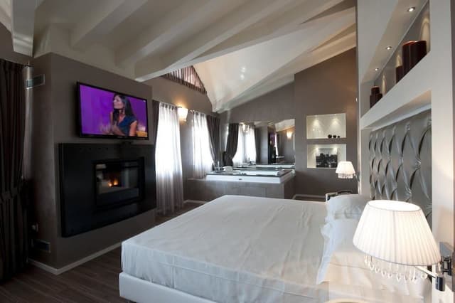 Junior Suite, Jetted Tub