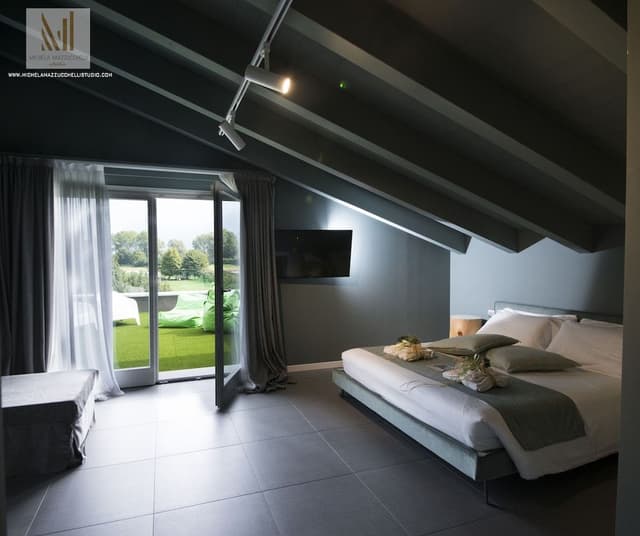 Luxury Suite, 1 Queen Bed, Non Smoking, Mountain View