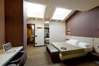 Viola Mhotel3