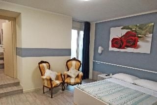 โรงแรมโมเดอร์โน 45 (Hotel Moderno 45)2