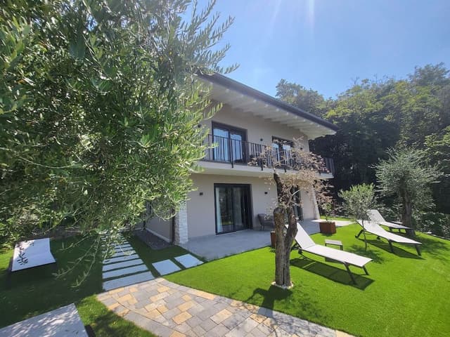 King suite Dependance Patio e vista giardino