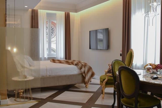 Suite Gold