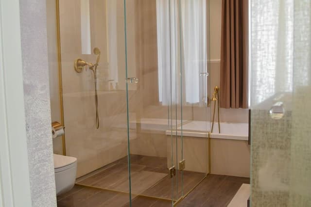 Suite Gold