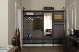JUNIOR SUITE QUEEN SIZE BED