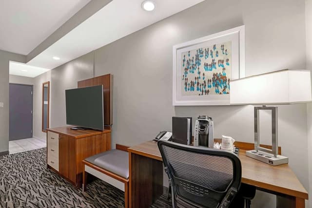 Standard Room, 2 Queen Beds, Non Smoking (Walk-in Shower)