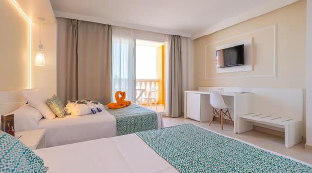 Habitación familiar con vista mar