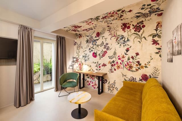 Suite, Patio, Lake View