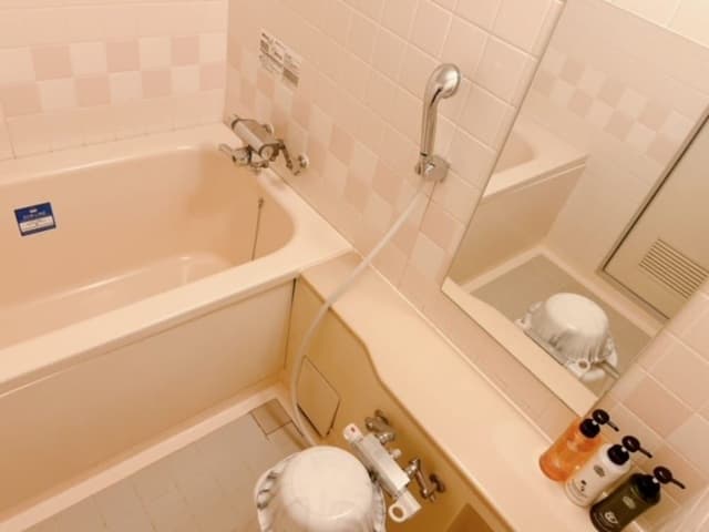 Economy Sixth Room, Non Smoking (2 Single Beds and 4 Extra Beds)