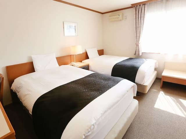 Economy Twin Room, Smoking