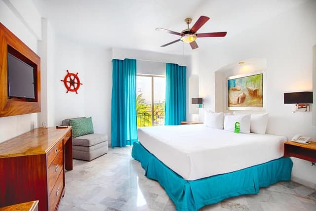 Standard All Inclusive - 1 King bed