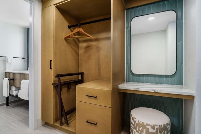 Junior Suite, 1 King Bed, Balcony (Gulf View)