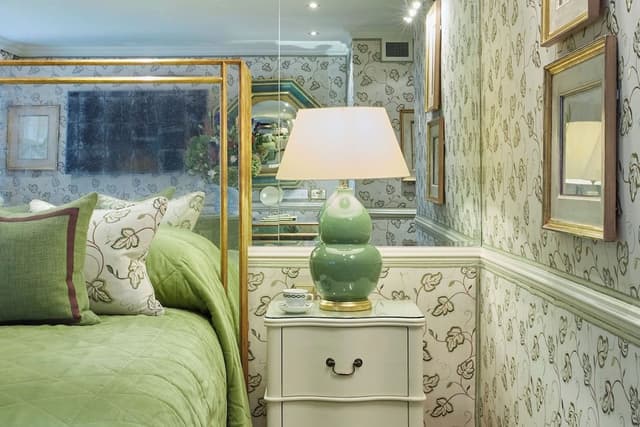 Deluxe Room (King/Twin)
