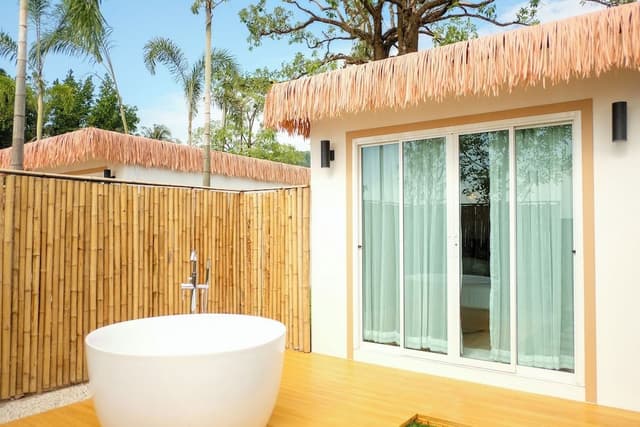 Deluxe Room, Bathtub, Sea View