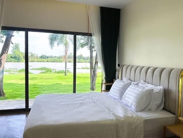 Deluxe River View