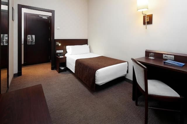 Double room for single use