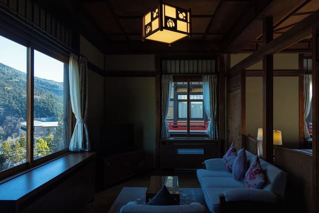 FLOWER PALACE JUNIOR SUITE