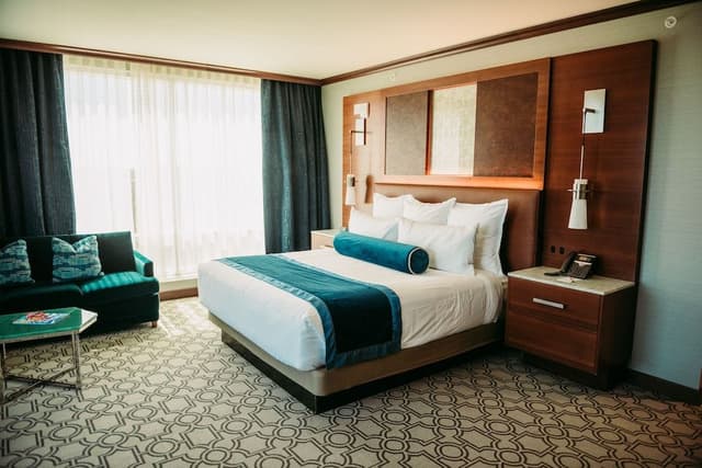 Deluxe Suite, 1 King Bed