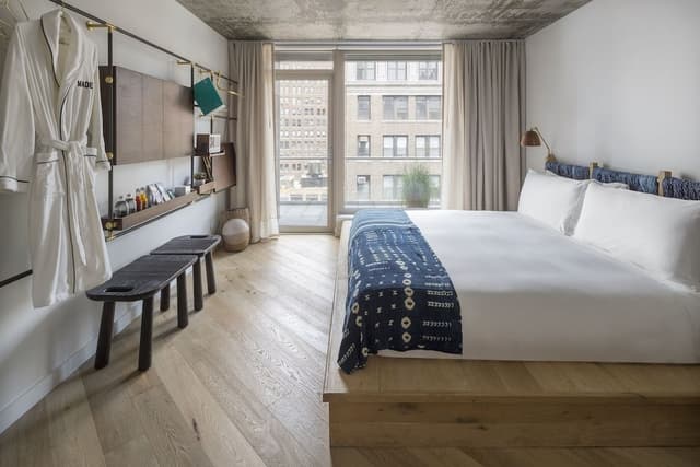 Deluxe Room, 1 King Bed, Balcony