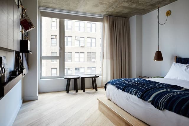 Deluxe Room, 1 King Bed, City View