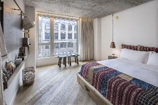 DOUBLE SUPERIOR KING BED