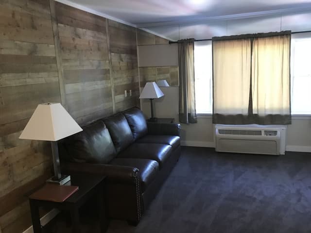Mini Suite (Max 4 guests)