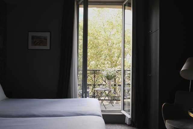 Two interconnecting studios with balcony