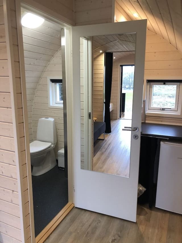Cabin, Lake View