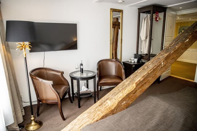 Signature Room