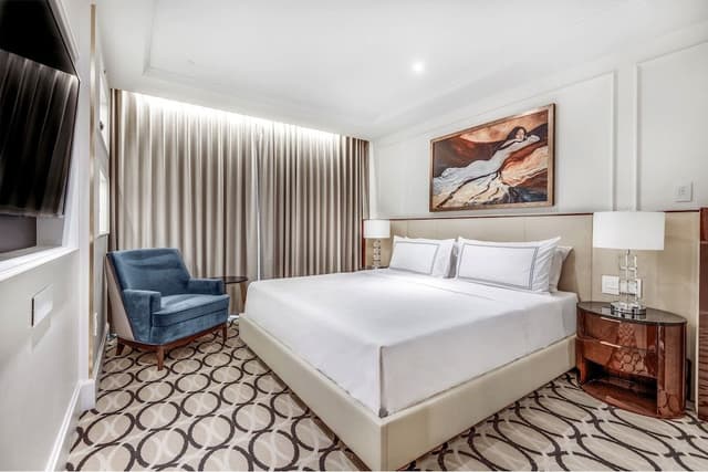 Suite, 1 King Bed with Sofa bed (Jade)
