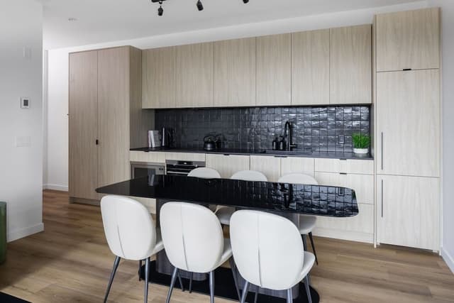 Apartment, Two Bedrooms, With Office