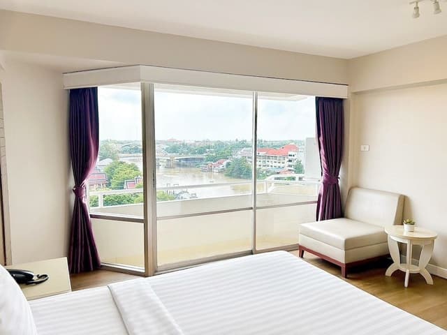 Deluxe King or Twin with River View
