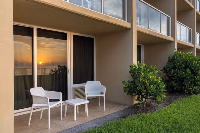 Suite, 1 Bedroom, Oceanfront (Two Queens)
