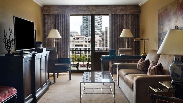 Deluxe Suite, 2 Double Beds, City View