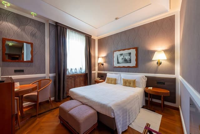 Classic Room (Small)