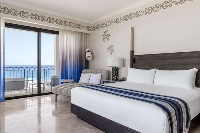 GOVERNOR SUITE 1 BEDROOM OCEANFRONT