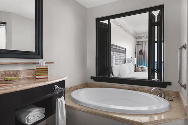 DELUXE 2 QUEEN BEDS OCEANFRONT BALCONY