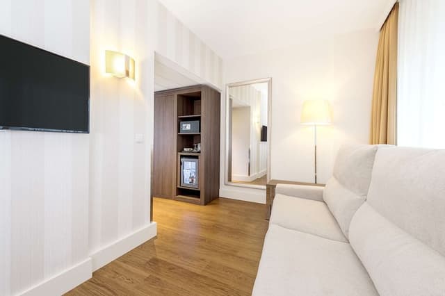 Superior Twin Room (Extra Bed 3 adults)