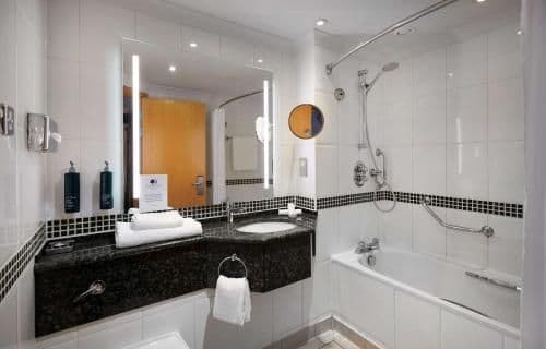 Queen Guest Room