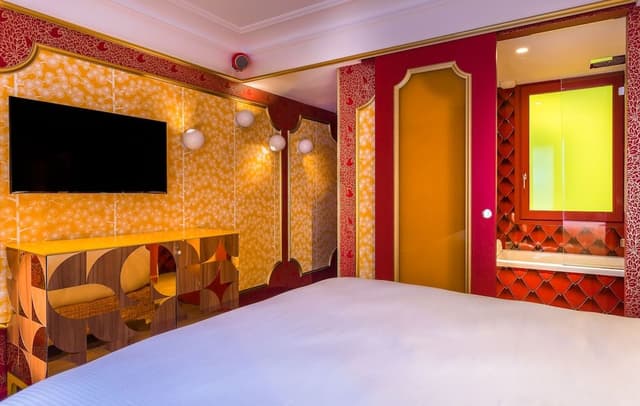 Deluxe Double Room (Light my fire)