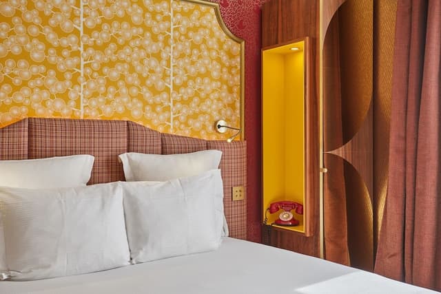 Deluxe Double Room (Light my fire)