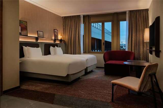 TWIN EXECUTIVE ROOM