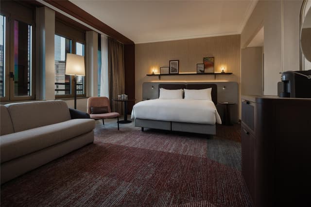 KING PREMIUM ROOM WITH EXTENDABLE SOFA