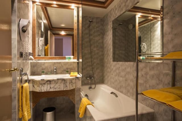 Double Room city side