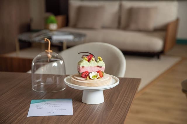 The Level Presidential Suite and Lounge Access (3AD)