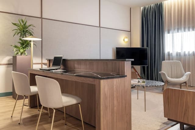 The Level Presidential Suite and Lounge Access (3AD)