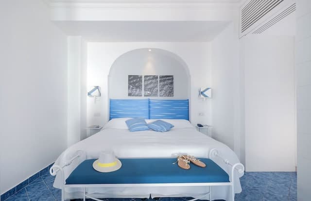 Attic Room and 60sm Terrace Solarium, Sea View