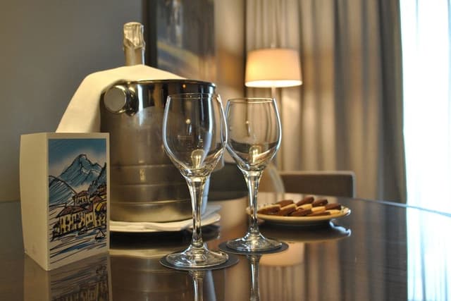 Suite, 1 Bedroom, Pool View (Balcony)